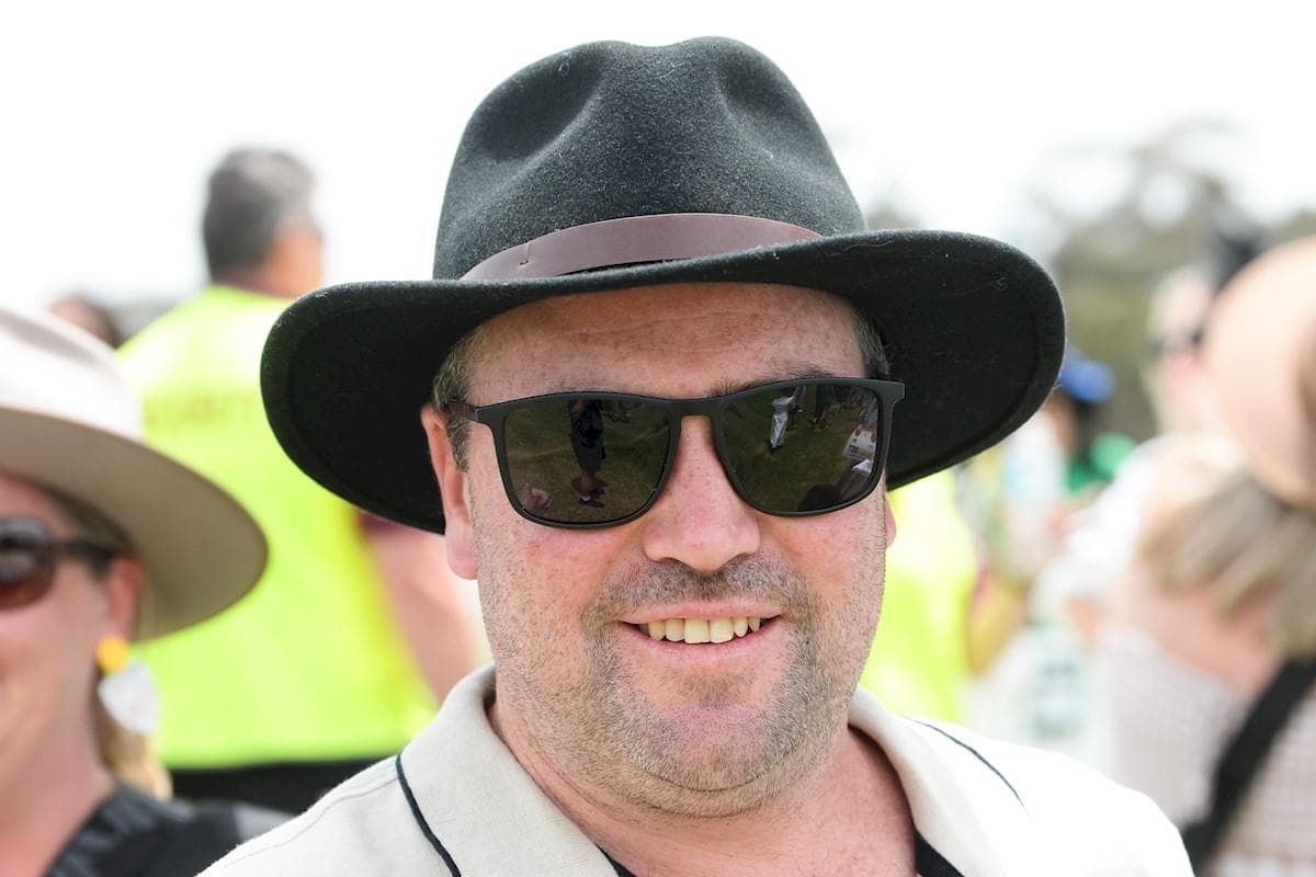 Brady Cross winning at Stawell on 14th December, 2024